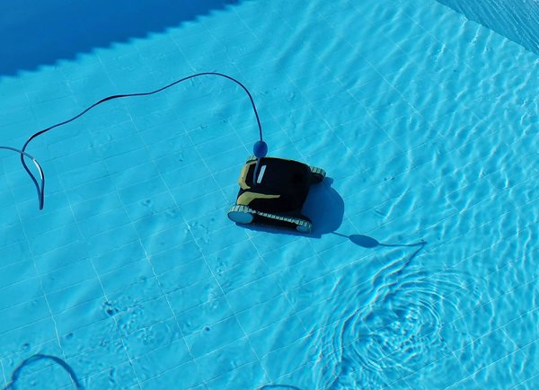 Quels sont les différents types de robot piscine ?